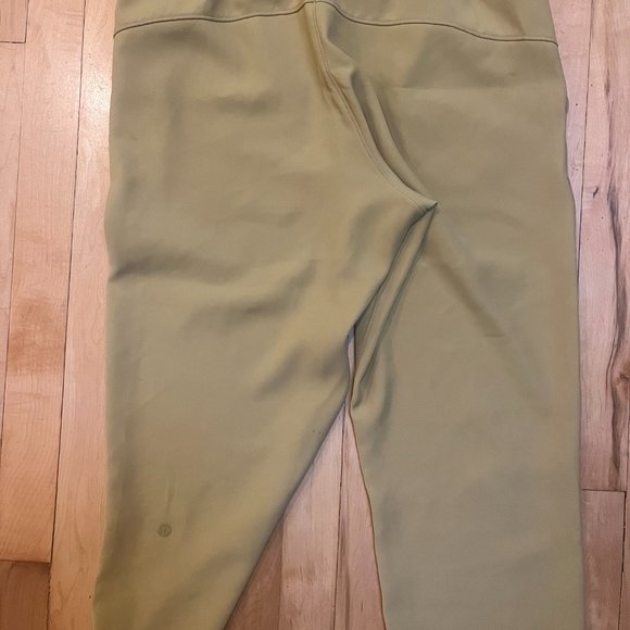 Lululemon On the Fly Cropped jogger size 8 - Picture 3 of 6